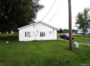 704 W Olive St, Vandalia, MO 63382