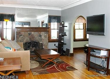 3rd image of 243 Kenilworth Dr