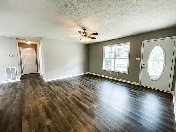 3rd image of 286 Grassland Ct