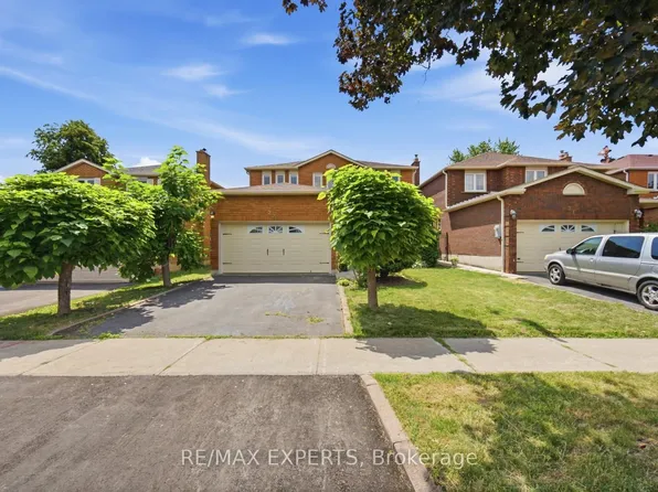 221 Judith Ave, Vaughan, ON L4J 7E3