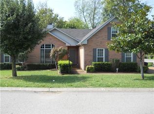 202 Cross Creek Ln, Hendersonville, TN 37075