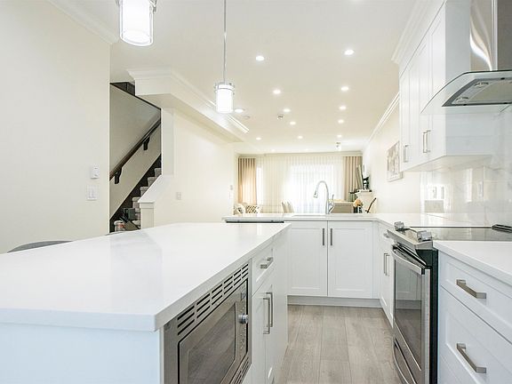 2nd image of 13898 64th Ave #139