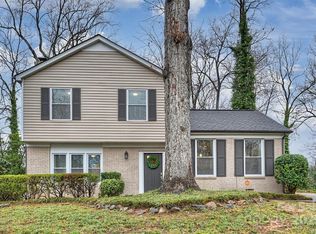 3511 Erinbrook Ln, Charlotte, NC 28215