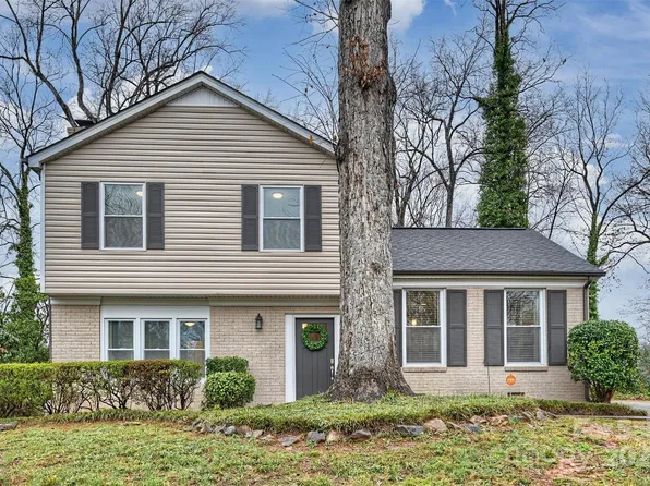 3511 Erinbrook Ln, Charlotte, NC 28215