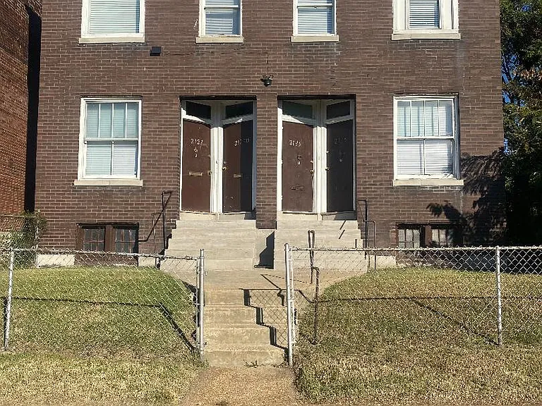 2125 E Obear Ave — Photo 1