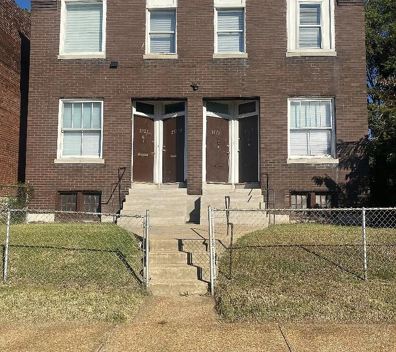 2125 E Obear Ave