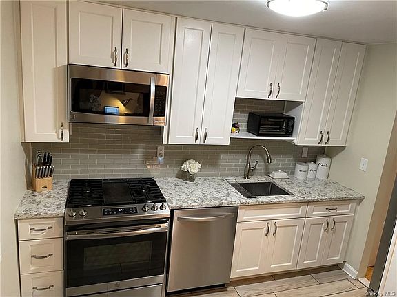 5th image of 840 N Broadway APT 1D