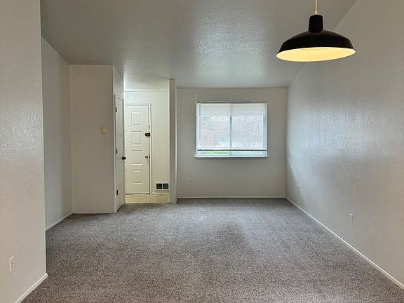 2nd image of 1009 S 17th Ave APT B