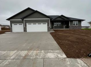 4566 Richard Ln, Green Bay, WI 54313