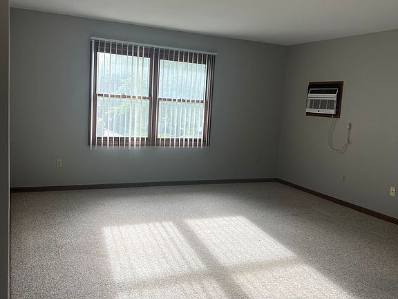 3rd image of 1611 Ashman St #10