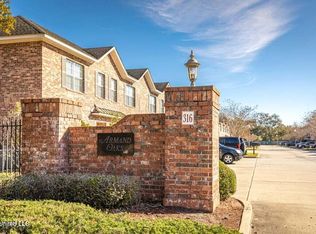219 Armand Oaks, Ocean Springs, MS 39564