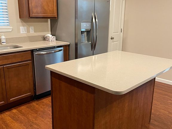 3rd image of 3120 Jasmine Ct