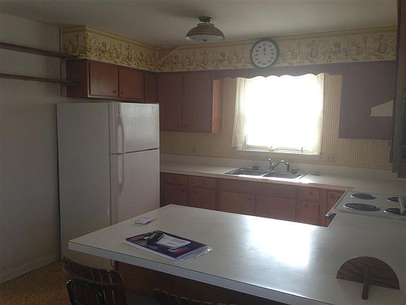 3rd image of 309 N Wolcott St