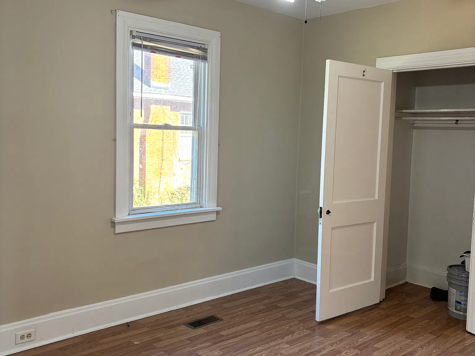 3 bed, 1.5 bath, 1058 sqft, $1,800 — Photo 4