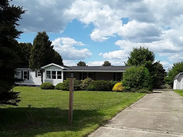 149 Pioneer Lake Dr, Cherry Tree, PA 15724