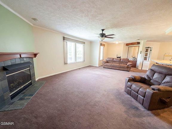 2nd image of 2621 Von Hill Rd
