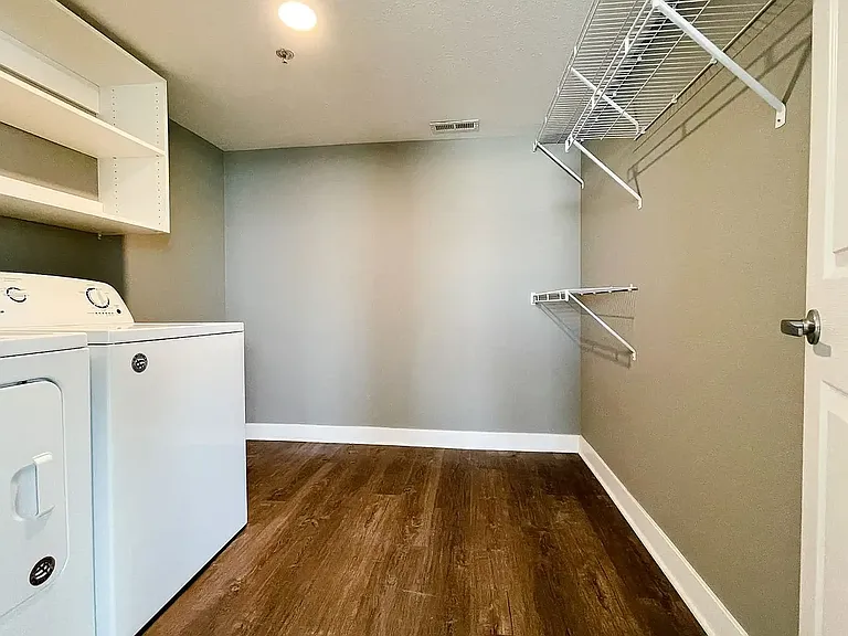 Anderson Tower Apartments — Photo 6