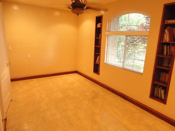4th image of 8691 N Ann Ave