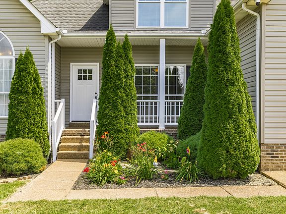 2nd image of 102 Hunterwood Ct