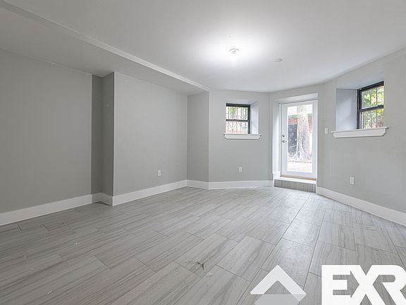 4th image of 1048 Morris Ave #1F