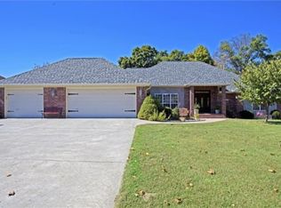 5108 N Laramie Trl, Rogers, AR 72756