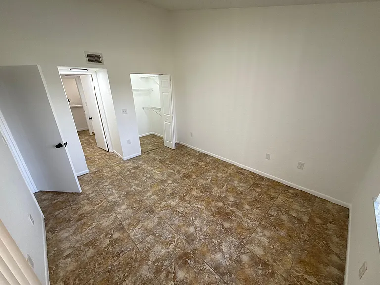 2851 N Oakland Forest Dr #307 — Photo 13