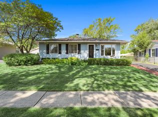 332 Hiawatha Dr, Buffalo Grove, IL 60089