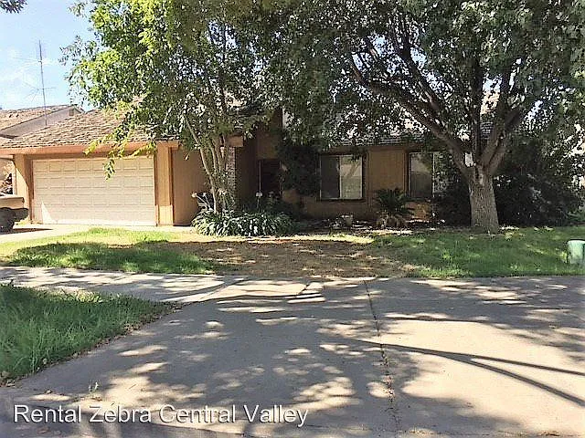 2979 Wainwright Ave photo 1