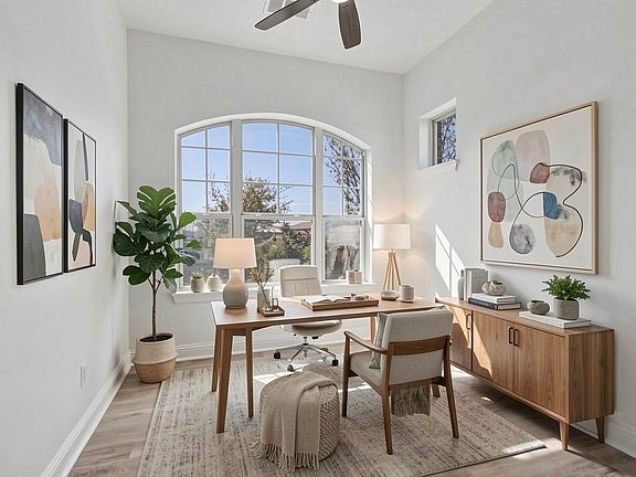 4th image of 523 Paddock Way