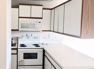 141 Green Bay Rd APT 302, Wilmette, IL 60091