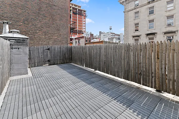 Rented by Douglas Elliman | media 27