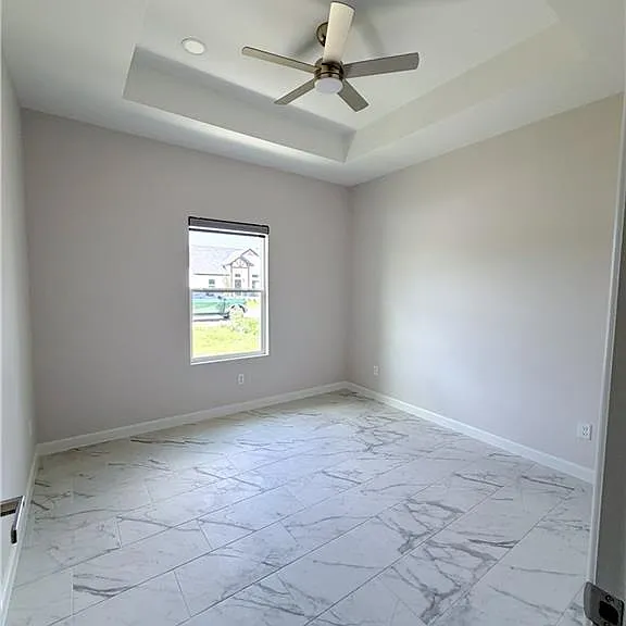 710 W Garfield Ave — Photo 8