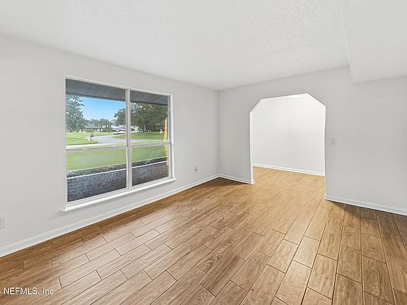3rd image of 957 ASPEN RIDGE Court