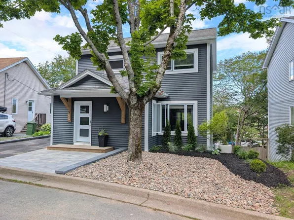 5 Kilbirnie Ln, Halifax, NS B3M 4E4
