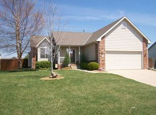 512 N Prairie Creek Dr, Kechi, KS 67067