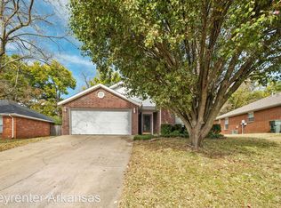 3826 W Lilac Dr, Fayetteville, AR 72704