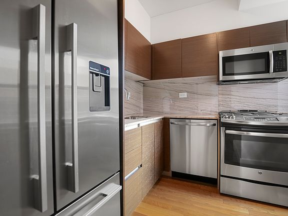 5th image of 41 Park Ave APT 14F