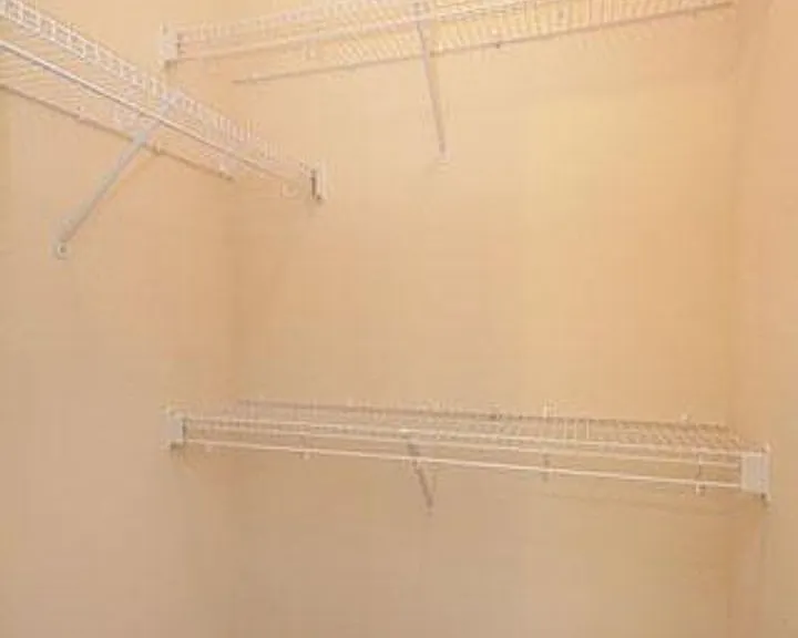 Briton Trace Apartments — Photo 33