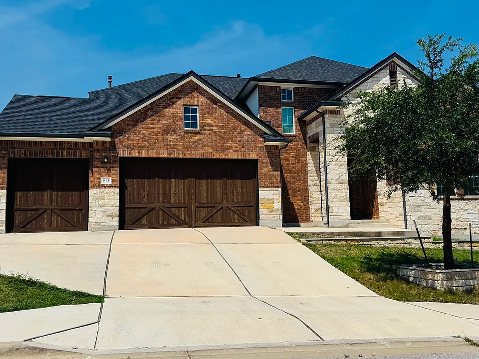 813 Palamos Dr