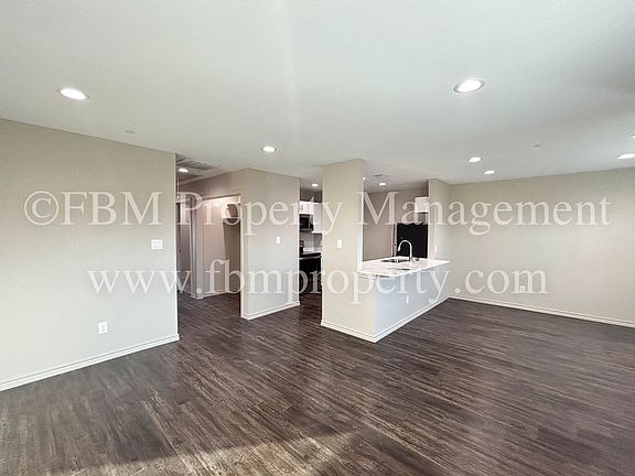 4th image of 1203 N Clay St #122