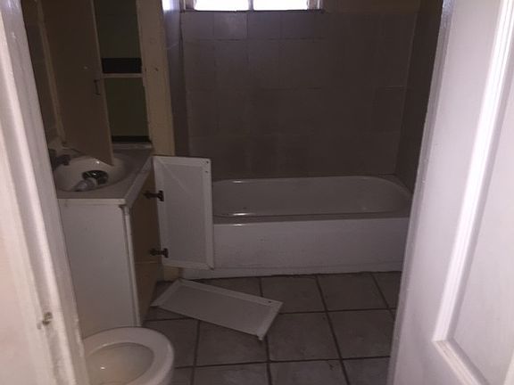 2nd image of 1907 N La Crosse Ave #1