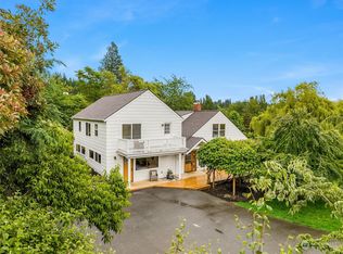 8416 NE Beck Rd, Bainbridge Island, WA 98110
