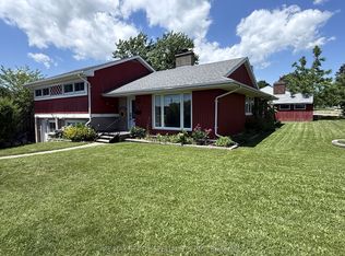 302 King St, Quinte West, ON K8V 3X5
