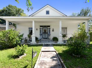 111 Carroll Ave, Bay Saint Louis, MS 39520