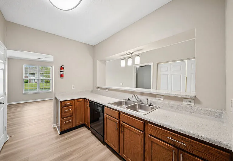 Summit Pointe — Photo 23