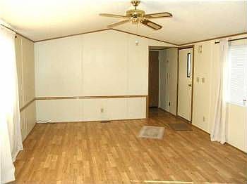 5th image of 14322 Sparta Ave