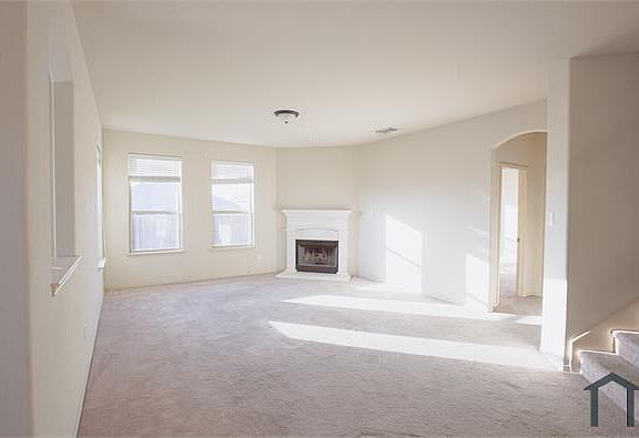 3rd image of 3416 Wavecrest Ln