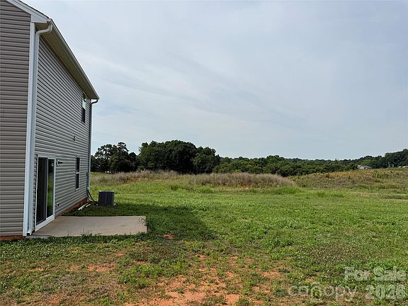 5th image of 134 Peppervine Ln