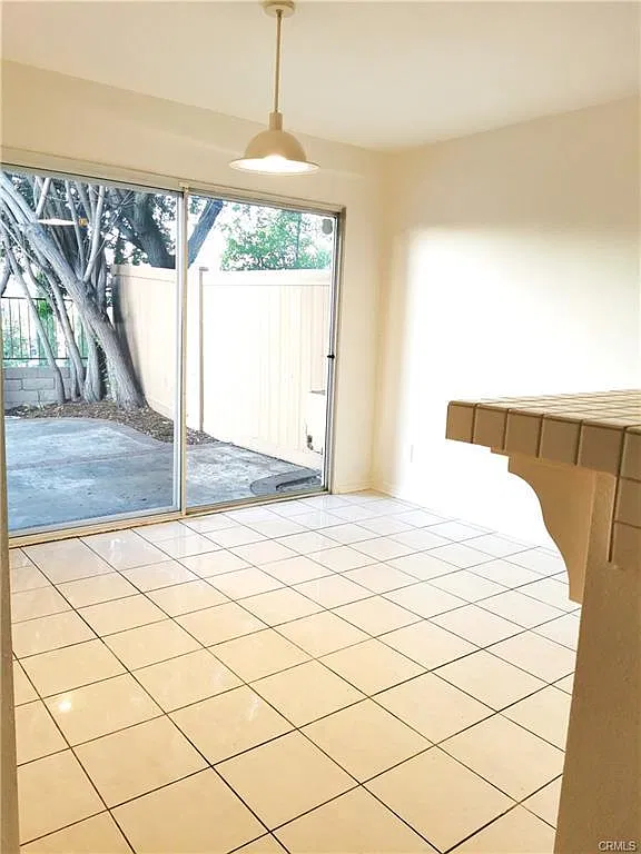 4 bed, 1923 sqft, $3,800 — Photo 4