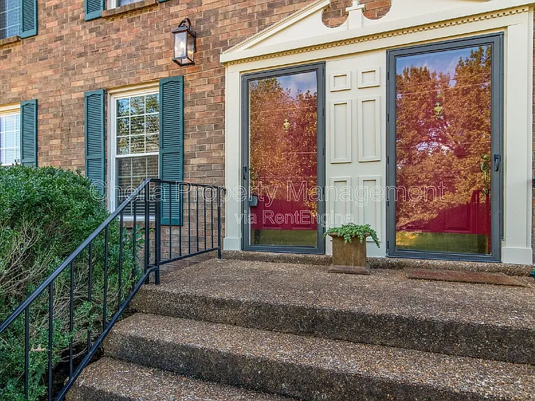 2615 Habersham Ave — Photo 5